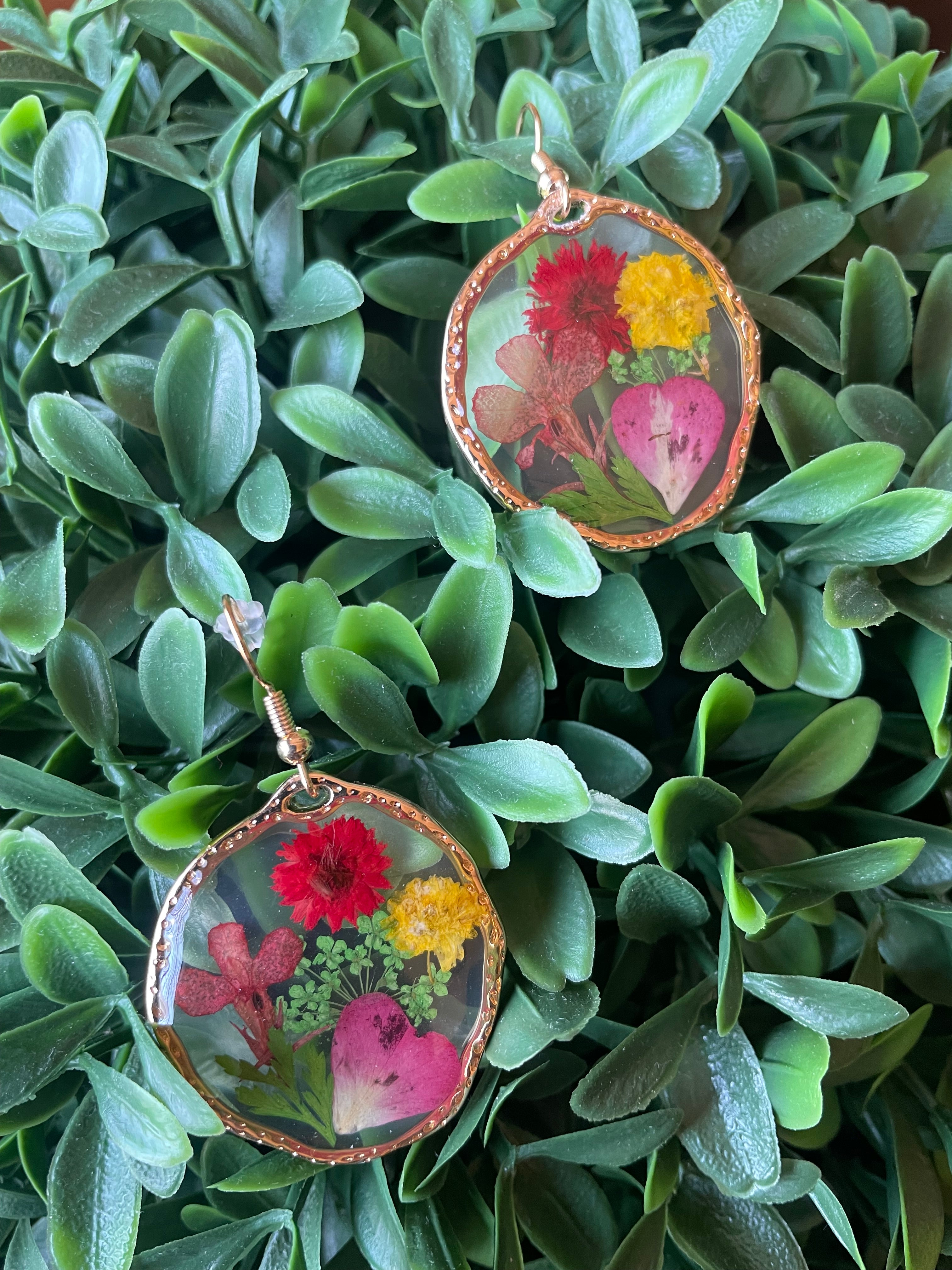 Las Flores Transparent Dangle Earrings