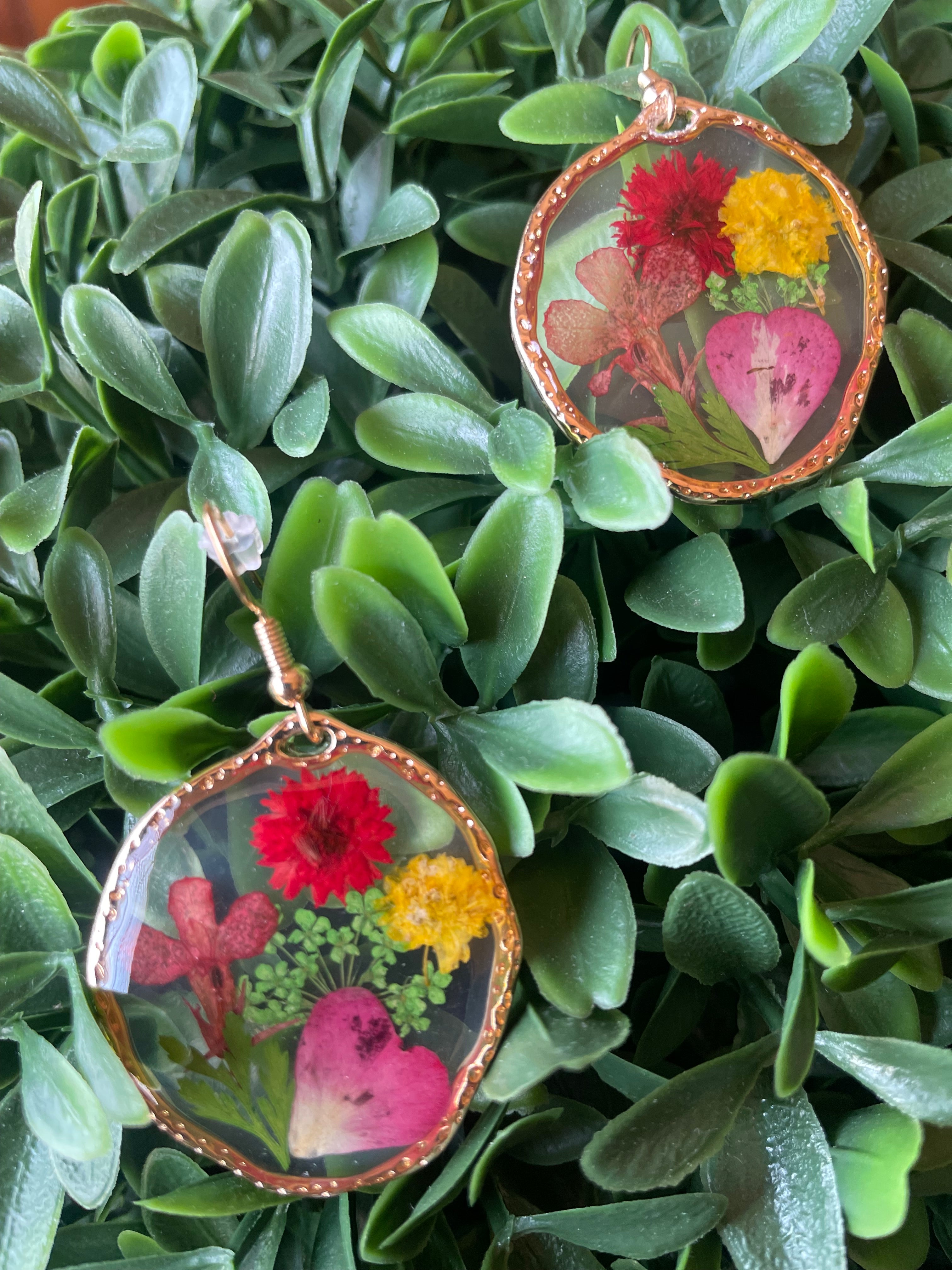 Las Flores Transparent Dangle Earrings