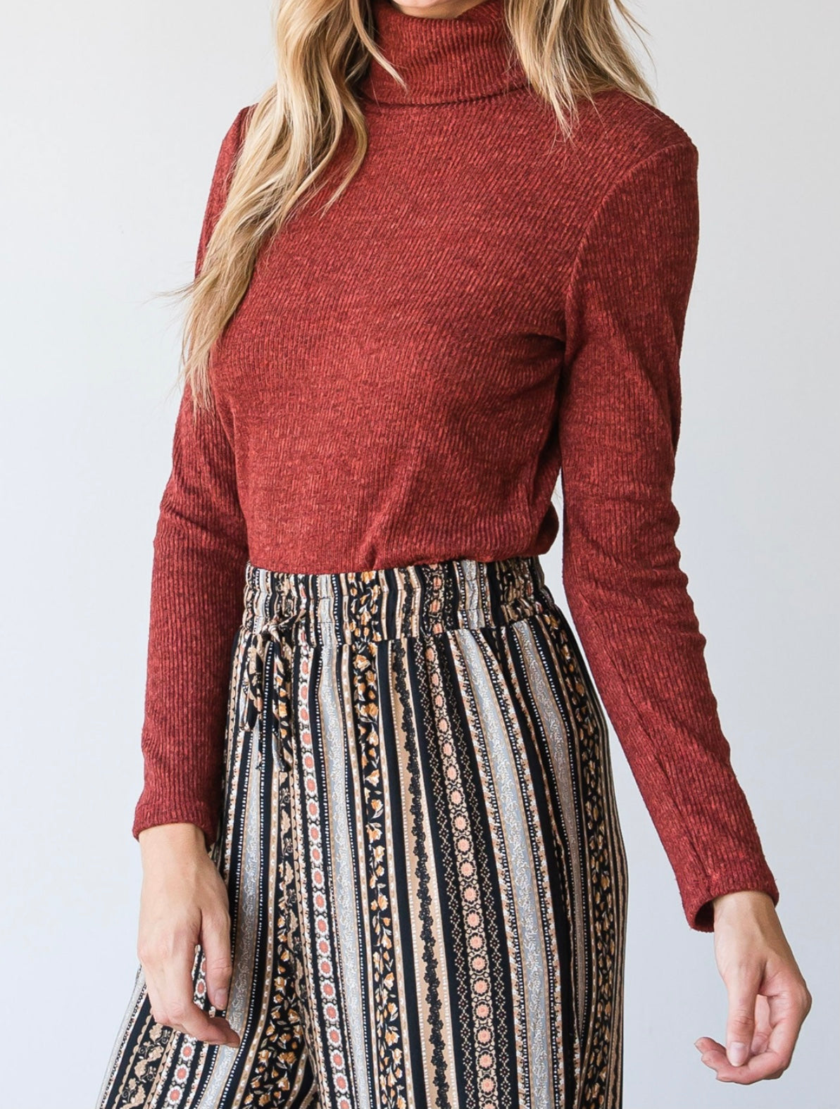 La Básica Turtleneck Ribbed Top (Multiple Colors Available)