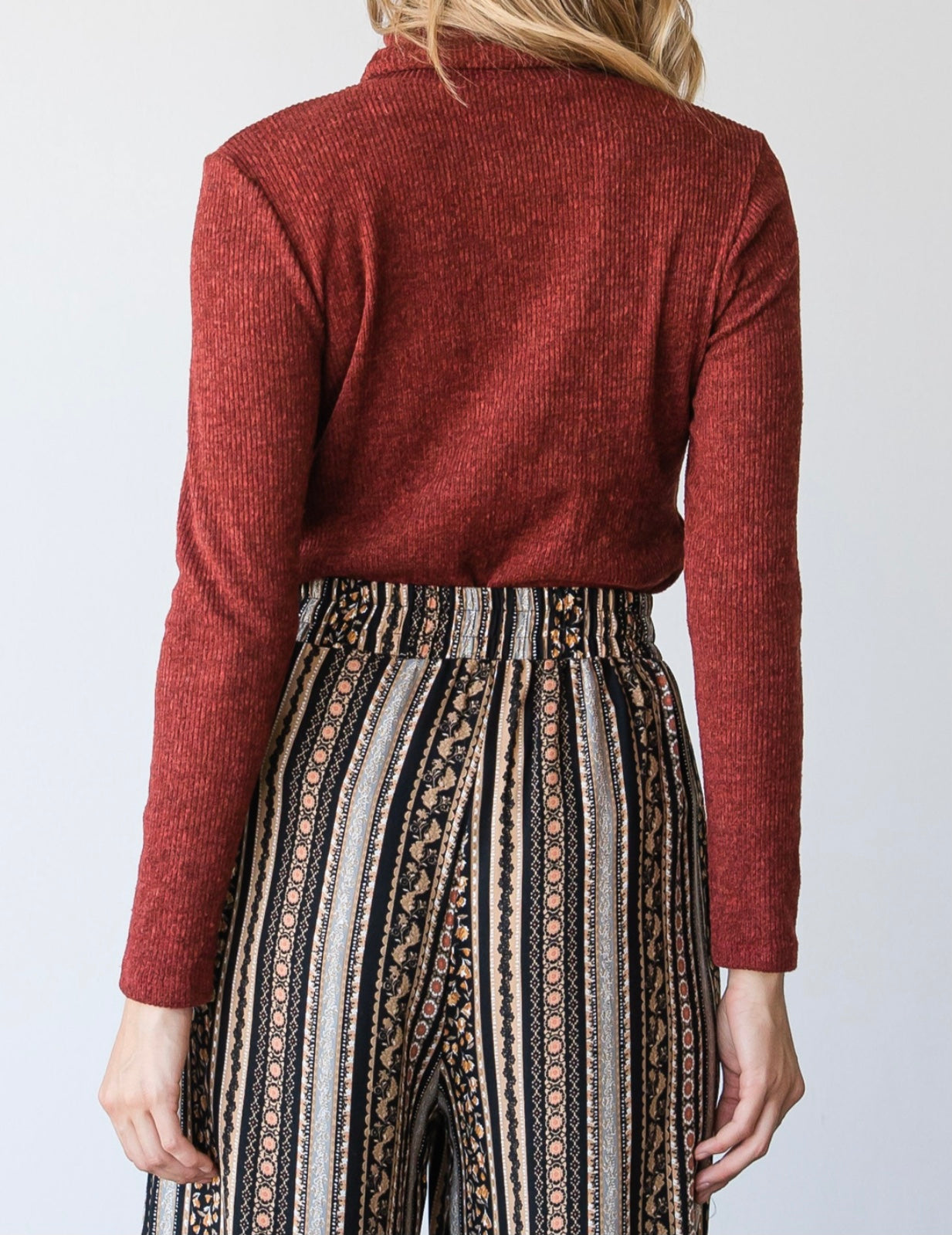 La Básica Turtleneck Ribbed Top (Multiple Colors Available)